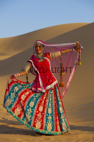 Indian dancer on the dunes, Thar Desert, Rajasthan, India! 20974